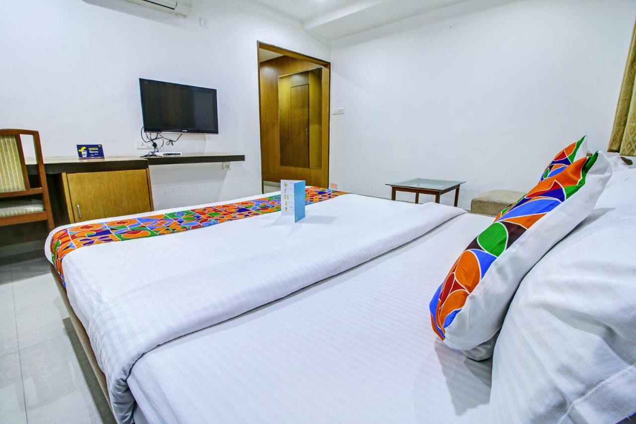Fabhotel Syberitic Suites Gachibowli - Fully Vaccinated Staff Kondapur  المظهر الخارجي الصورة